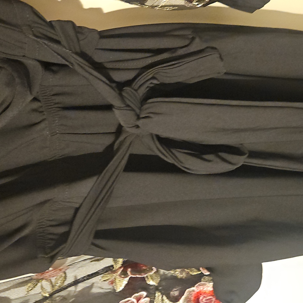 VENUS Black Jumpsuit with Floral Sleeves - Picture 5 of 8